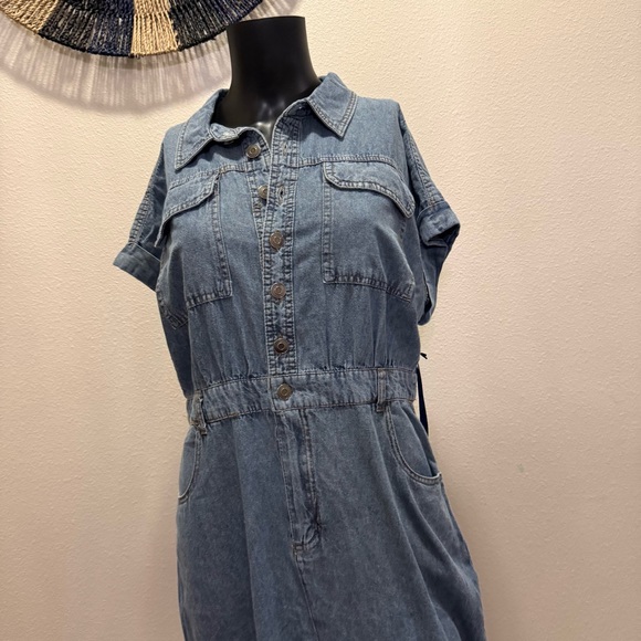 Stylish Denim Button-Up Midi Dress - Picture 3 of 14